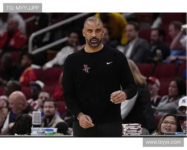 乌度卡力挺申京不背锅 自省应从自身做起